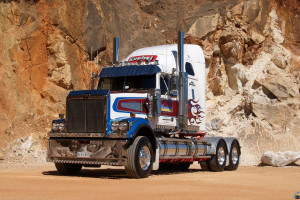 姆巴佩太强了！上演帽子戏法，助攻数据也爆炸！